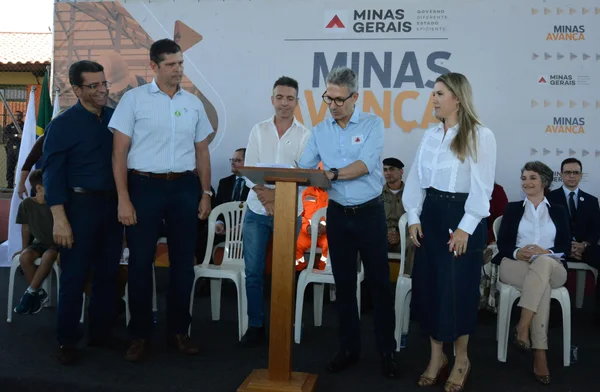 Governo de Minas anuncia R$ 270 milhões para 7ª e 8ª etapas do Mãos à Obra na escola