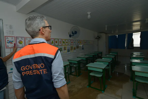 Governador vistoria ações de assistência em Muriaé após tempestades e disponibiliza estrutura do Estado para apoio