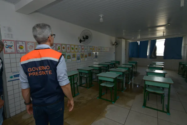 Governador vistoria ações de assistência em Muriaé após tempestades e disponibiliza estrutura do Estado para apoio