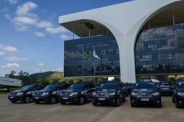 Governo de Minas entrega 112 viaturas para a Polícia Civil