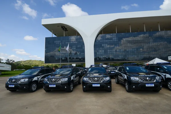 Governo de Minas entrega 112 viaturas para a Polícia Civil