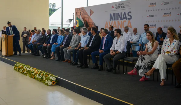 Governo de Minas entrega 112 viaturas para a Polícia Civil