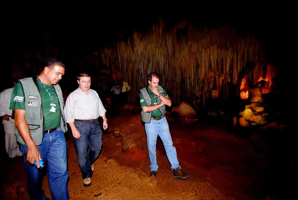 O governador de Minas em exercício visitou o Monumento Natural Peter Lund, em Codisburgo