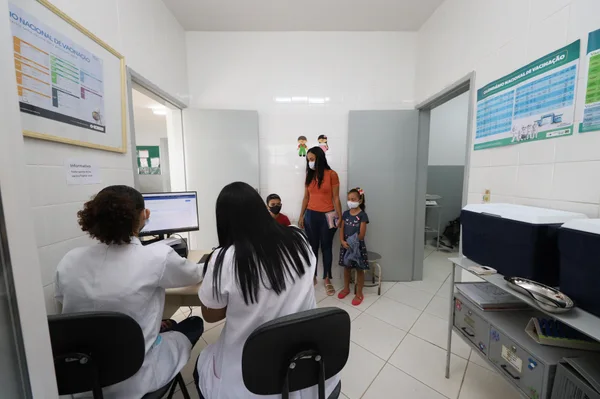 Vacina contra o HPV: meninos e meninas de 9 a 14 anos devem ser imunizados