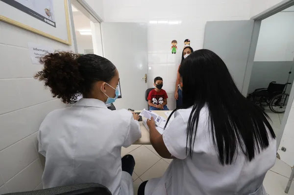 Vacina contra o HPV: meninos e meninas de 9 a 14 anos devem ser imunizados