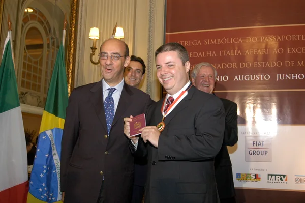 Além da Medalha Italia Affari, o vice-governador recebeu de forma simbólica o passaporte italiano