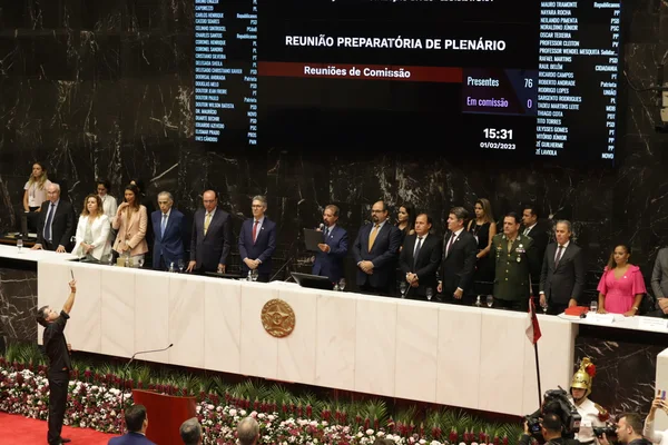Governador Romeu Zema e vice, Professor Mateus, participam de posse de deputados na Assembleia Legislativa