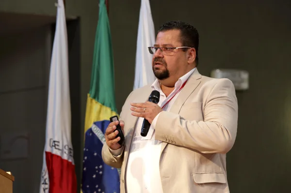 Governo de Minas anuncia novo modelo para o Programa de Transporte Escolar e aumenta em 60% valor do repasse às prefeituras