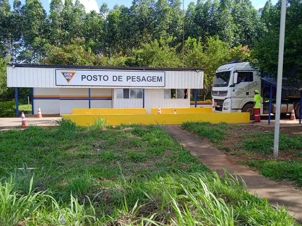 Praça de pesagem de Pompéu, na rodovia MG-420, km 14,5