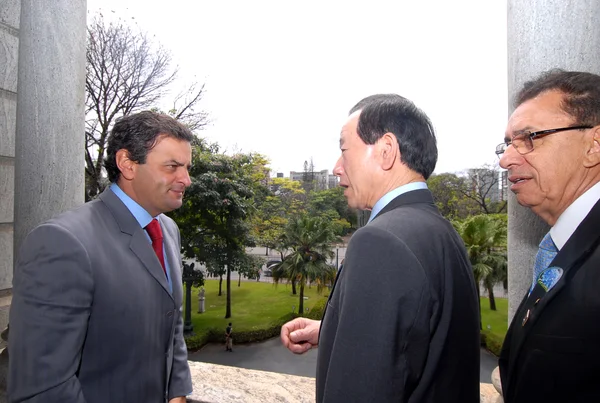 O governador recebeu o presidente do Rotary e diretor da LG, D. K. Lee