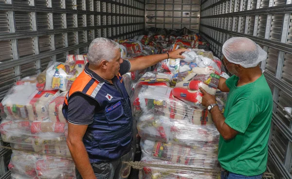 Defesa Civil Estadual apoia no transporte de ajuda humanitária para o litoral paulista