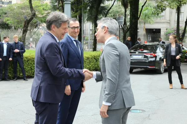 Governador se reúne com delegação ministerial alemã e representantes do setor industrial