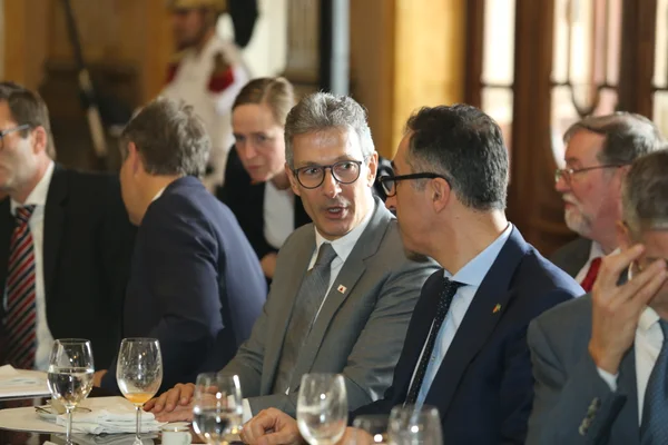 Governador se reúne com delegação ministerial alemã e representantes do setor industrial