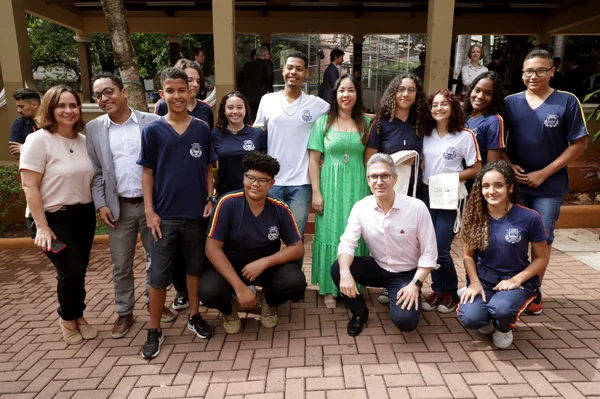 Governo de Minas apresenta Programa de Alimentação Escolar da rede estadual pública para delegação alemã
