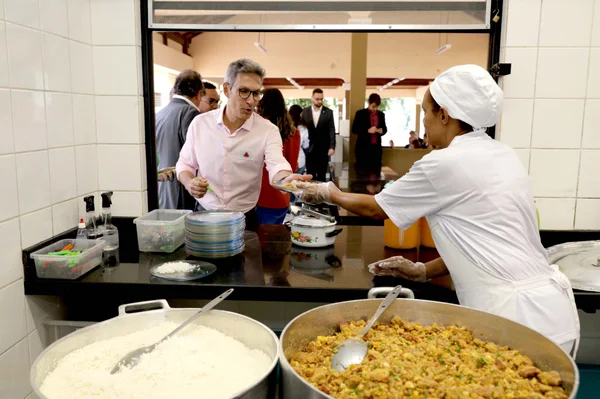 Governo de Minas apresenta Programa de Alimentação Escolar da rede estadual pública para delegação alemã
