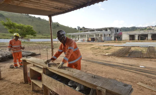 Governador vistoria obras do Hospital Regional em Teófilo Otoni