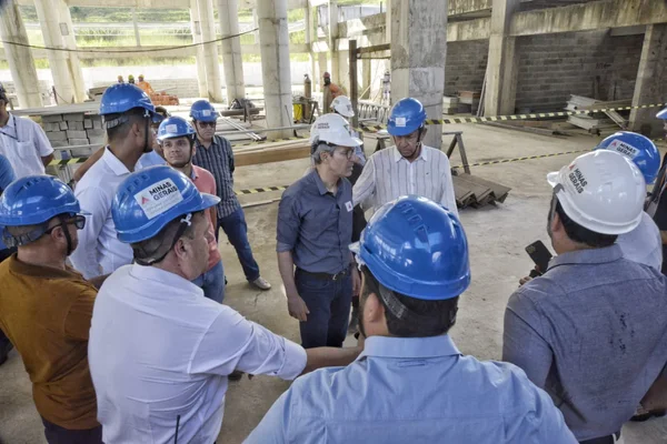 Governador vistoria obras do Hospital Regional em Teófilo Otoni
