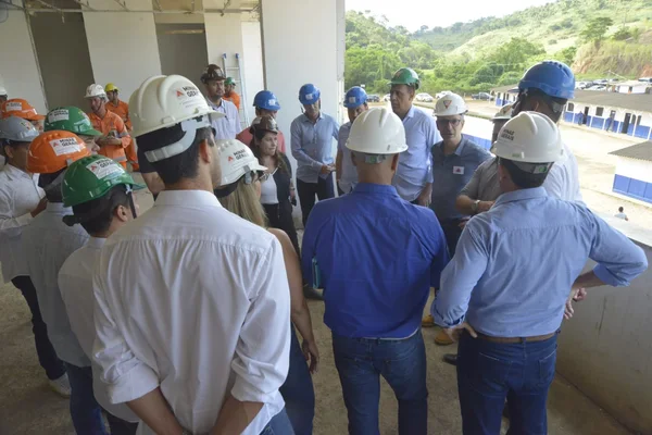 Governador vistoria obras do Hospital Regional em Teófilo Otoni