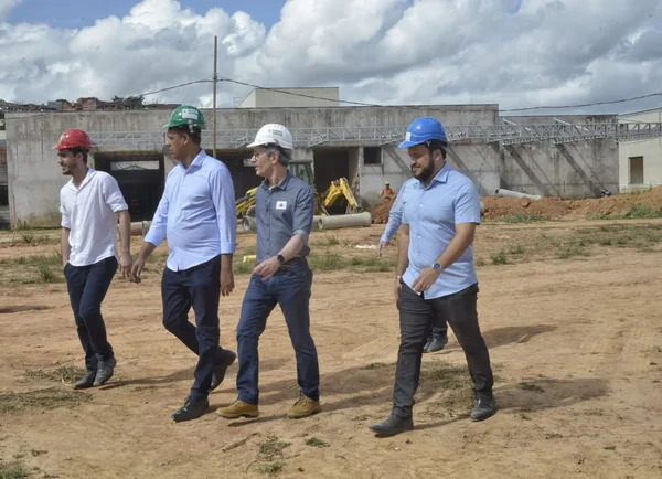 Governador vistoria obras do Hospital Regional em Teófilo Otoni