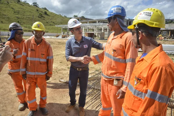 Governador vistoria obras do Hospital Regional em Teófilo Otoni