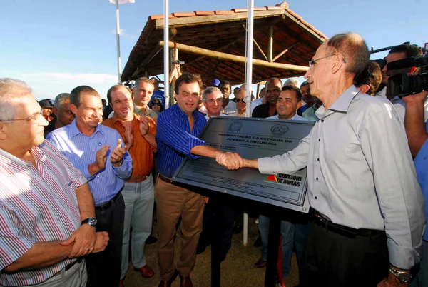 Aécio Neves inaugurou as obras em Governador Valadares