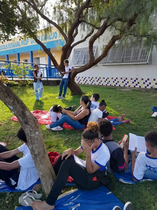 Escolas estaduais ampliam ações de incentivo à leitura 