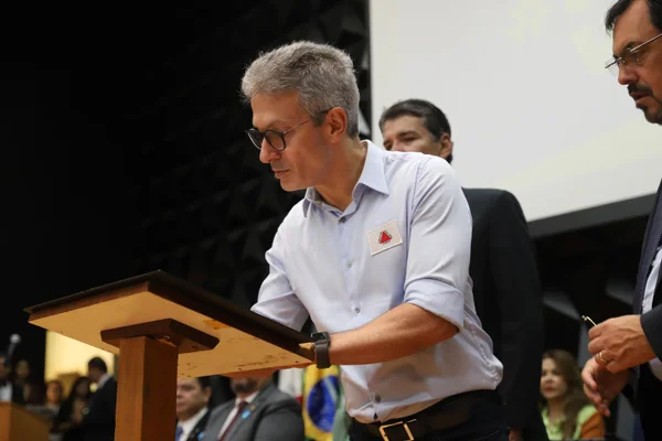 Governador participa de cerimônia que contempla municípios com melhores índices de vacinação