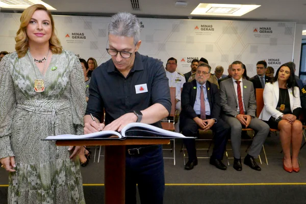 Governador empossa nova chefe da Polícia Civil de Minas Gerais