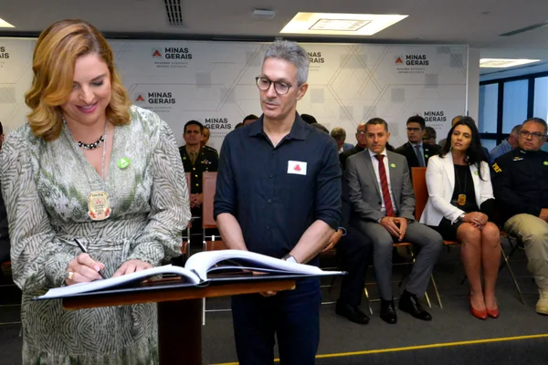 Governador empossa nova chefe da Polícia Civil de Minas Gerais