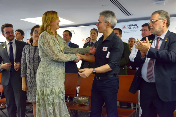 Governador empossa nova chefe da Polícia Civil de Minas Gerais