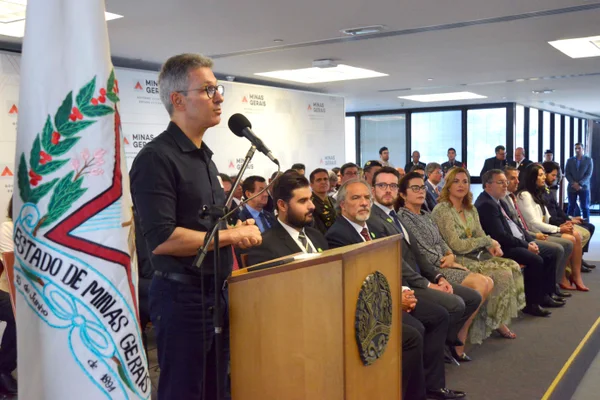 Governador empossa nova chefe da Polícia Civil de Minas Gerais