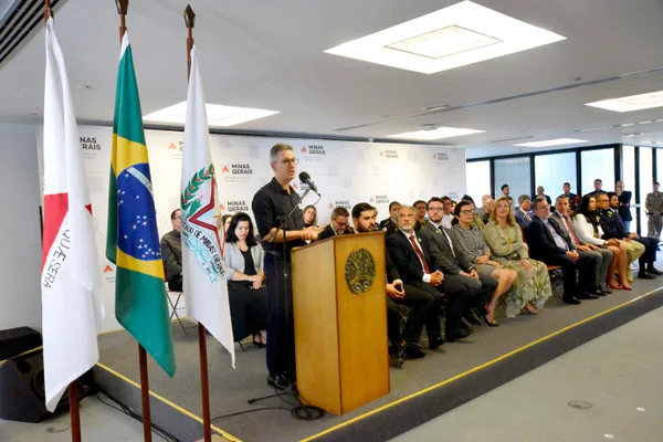 Governador empossa nova chefe da Polícia Civil de Minas Gerais