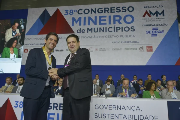 Governador em exercício sanciona projeto de lei que beneficia mais de 780 municípios mineiros