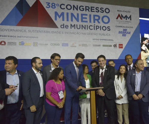 Governador em exercício sanciona projeto de lei que beneficia mais de 780 municípios mineiros