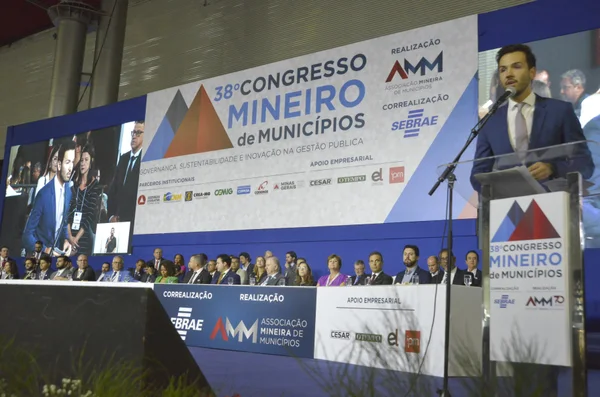 Governador em exercício sanciona projeto de lei que beneficia mais de 780 municípios mineiros