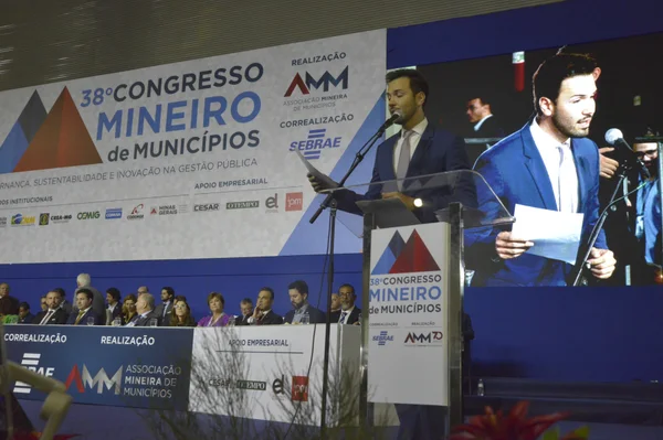 Governador em exercício sanciona projeto de lei que beneficia mais de 780 municípios mineiros
