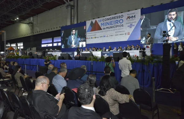 Governador em exercício sanciona projeto de lei que beneficia mais de 780 municípios mineiros