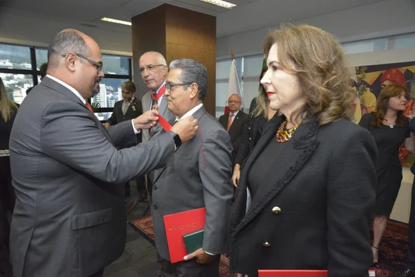  Governador em exercício entrega Medalhas da Inconfidência para desembargadores do TJMG