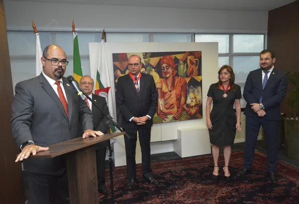 Governador em exercício entrega Medalhas da Inconfidência para desembargadores do TJMG