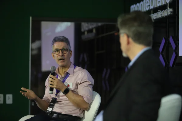 Governador participa de painel com empresários e investidores em Belo Horizonte