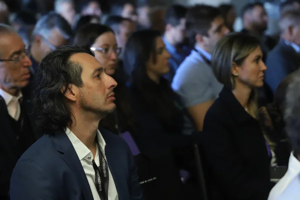 Governador participa de painel com empresários e investidores em Belo Horizonte