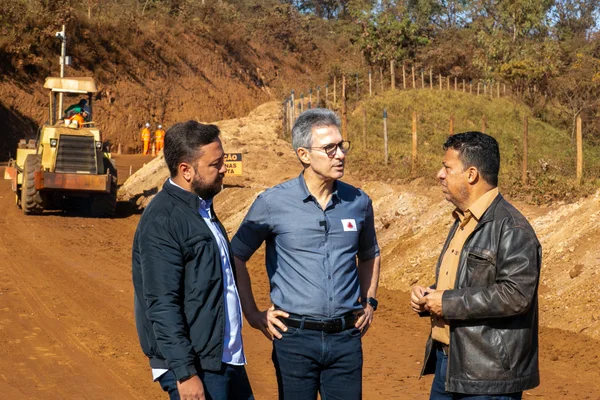 Governador vistoria obras na MG-437, entre Nova Lima e Sabará