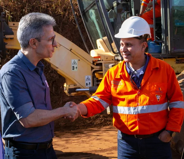 Governador vistoria obras na MG-437, entre Nova Lima e Sabará