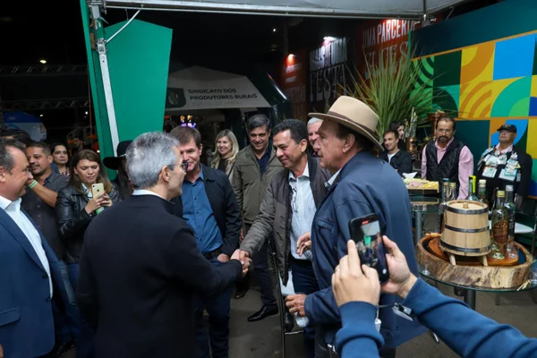Governador participa da 62ª Edição da Fenamilho, em Patos de Minas