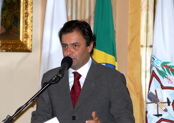 Governador Aécio Neves ressaltou a importância das parcerias com o setor público