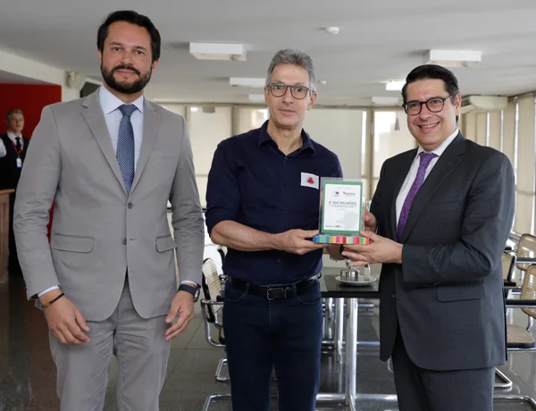 Governador e presidente do BDMG comemoram desembolso de 100 milhões de euros a projetos sustentáveis com recursos do BEI