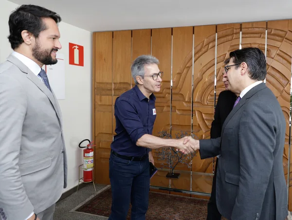 Governador e presidente do BDMG comemoram desembolso de 100 milhões de euros a projetos sustentáveis com recursos do BEI
