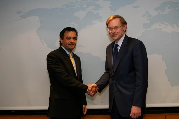 Governador Aécio Neves tratou com Roberto Zoellick do novo empréstimo do Bird ao Governo de Minas