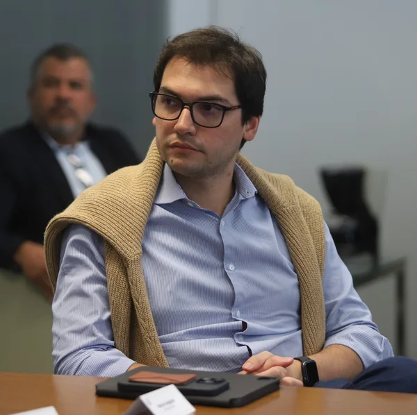 Governador se reúne com servidores da Seapa e acompanha apresentação de projetos da pasta