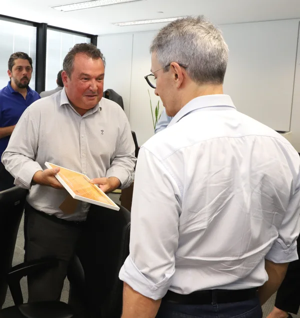 Governador se reúne com servidores da Seapa e acompanha apresentação de projetos da pasta